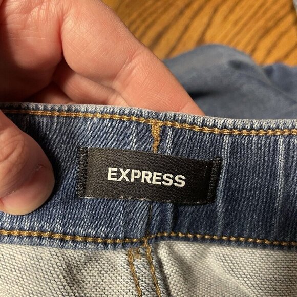 Express Womn 8 Medium Wash Luxe Comfort Knit Stretch Super High Rise Jogger Jean - Picture 10 of 11